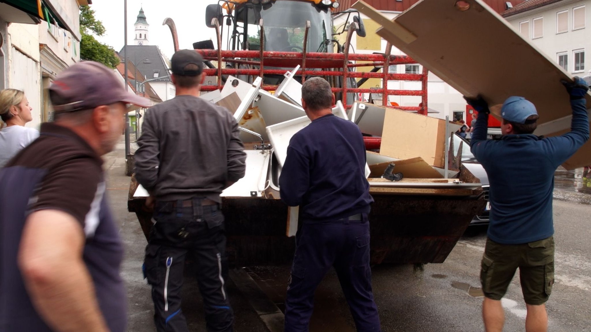 Nach dem Hochwasser: Aufräumen in Babenhausen