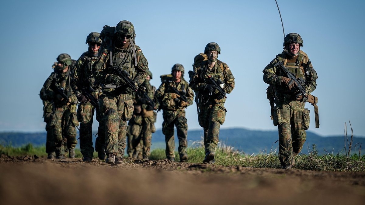 Trumps Drohungen, Putins Krieg: Brauchen wir eine Europa-Armee? 
