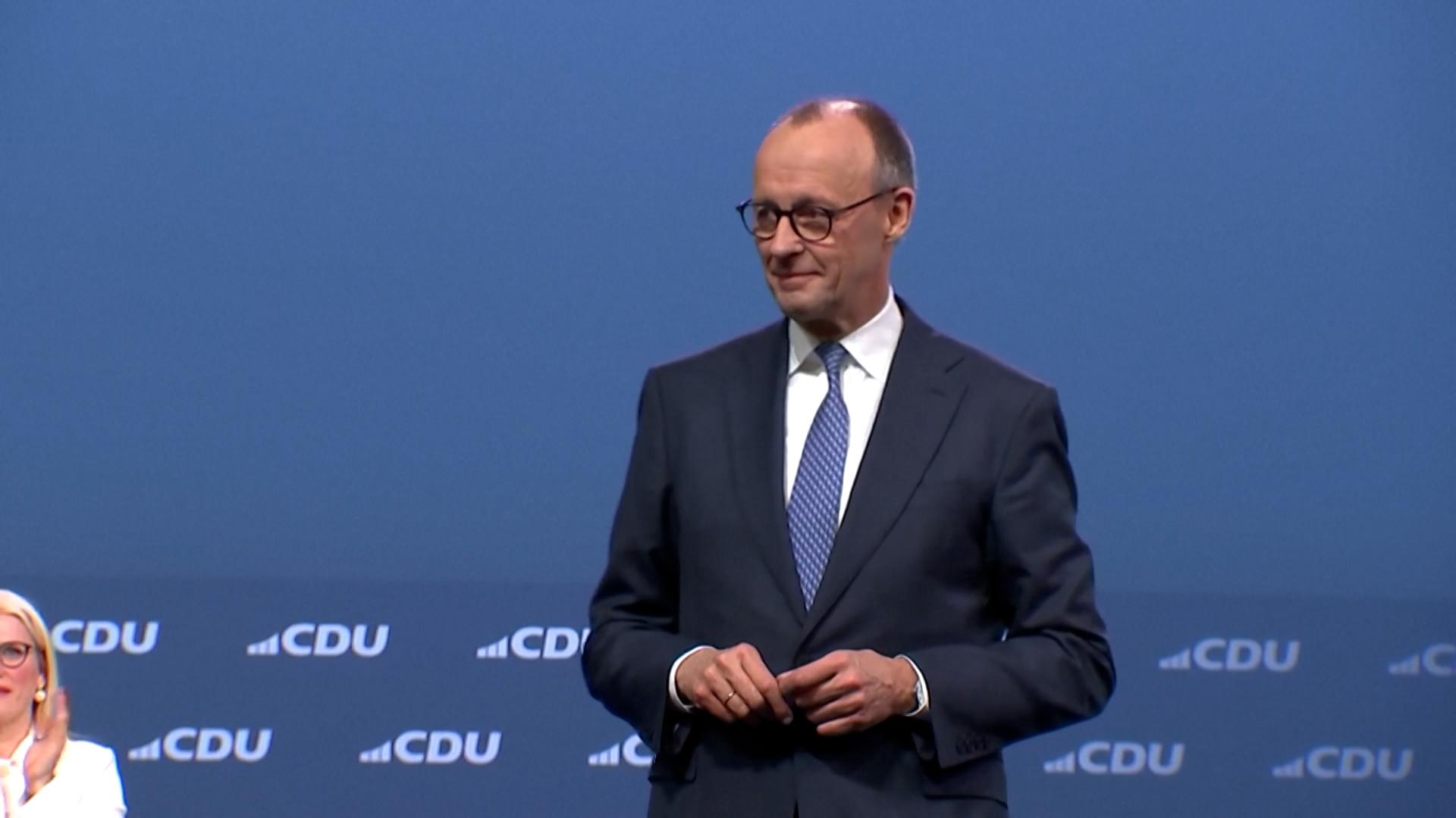 Für Friedrich Merz lief es als Bundeskanzler bislang nicht reibungslos: Seine Kommunikation und seine Glaubwürdigkeit standen in der Kritik. Umso spannender war heute die Frage, ob die Partei geschlossen hinter ihm steht.
