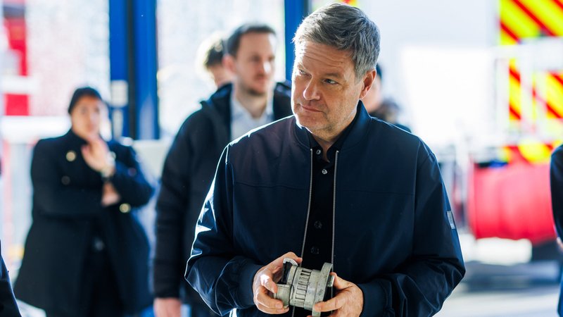 Habeck will Sozialabgaben auf Kapitalgewinne – Lob und Kritik | Bild: dpa-Bildfunk/Philipp von Ditfurth Habeck will Sozialabgaben auf Kapitalgewinne – Lob und Kritik