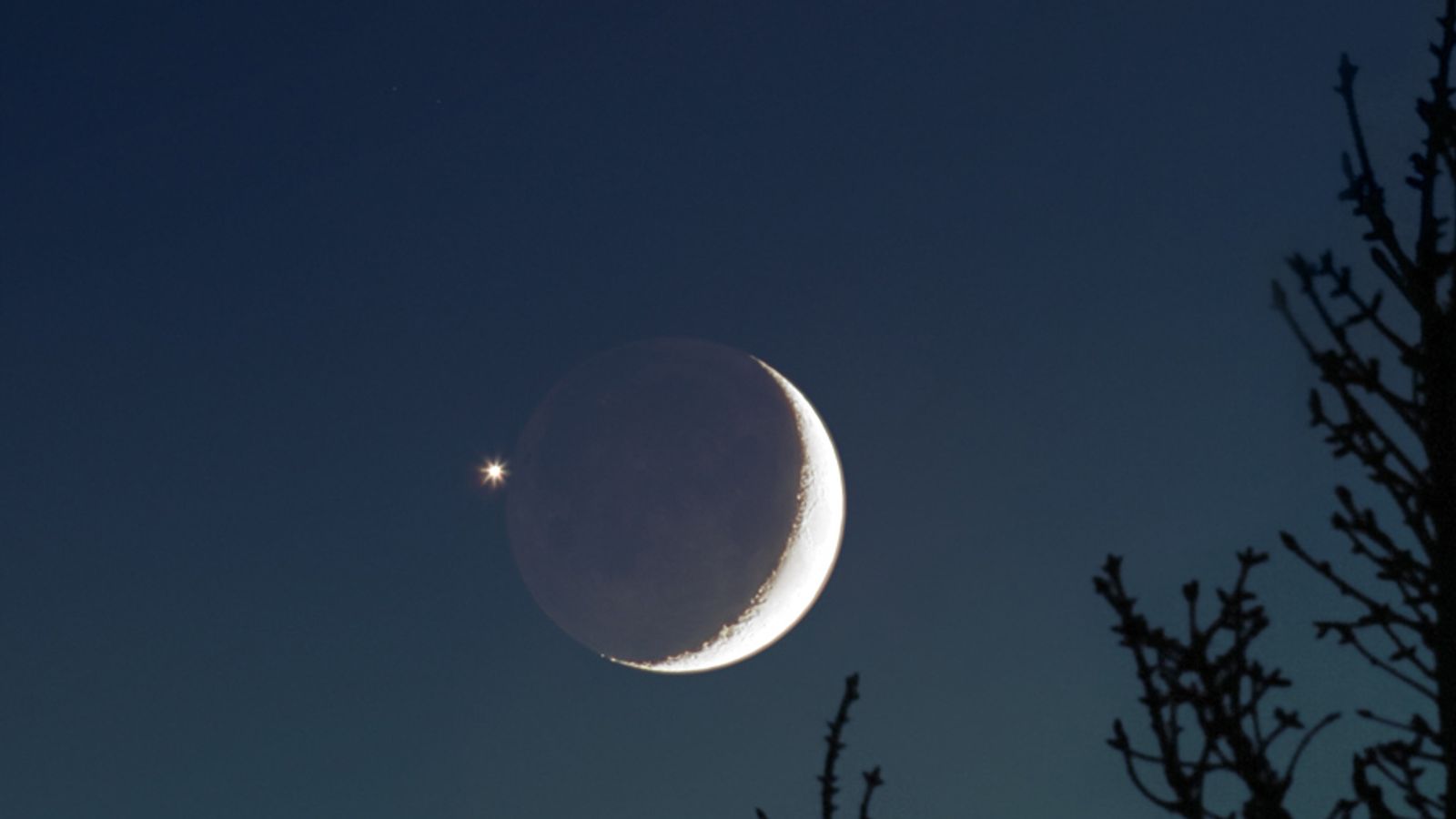Mondsichel Am Wochenende Beim Strahlenden Abendstern Venus Br24