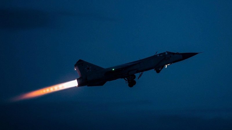 Ein russischer Kampfjet vom Typ MiG-31. Drei solcher Maschinen waren laut estnischen Meldungen in den Luftraum des Landes eingedrungen. | Bild: dpa-Bildfunk/Uncredited Ein russischer Kampfjet vom Typ MiG-31. Drei solcher Maschinen waren laut estnischen Meldungen in den Luftraum des Landes eingedrungen.