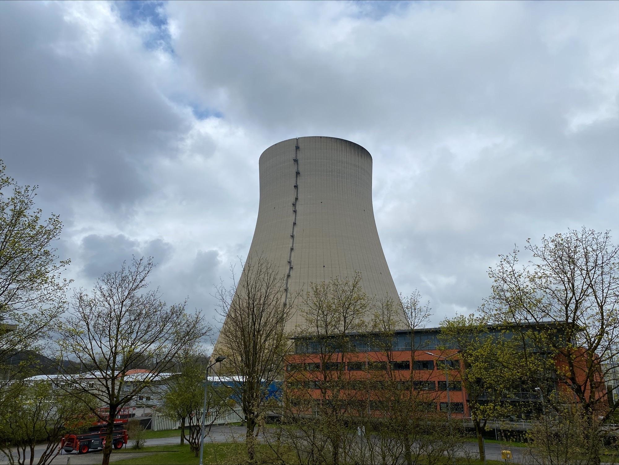 Atomausstieg In Bayern: Kernkraftwerk Isar 2 Vom Netz | BR24