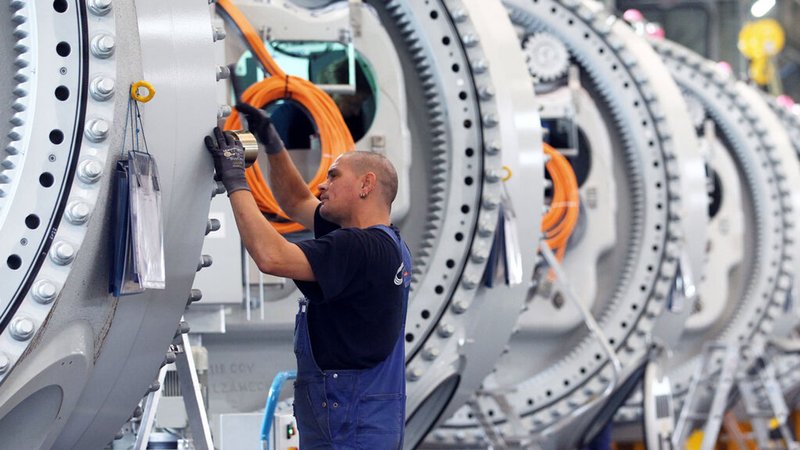 Monteur im Maschinenbau (Archivbild) | Bild: dpa-Bildfunk/Jens Büttner Monteur im Maschinenbau (Archivbild)