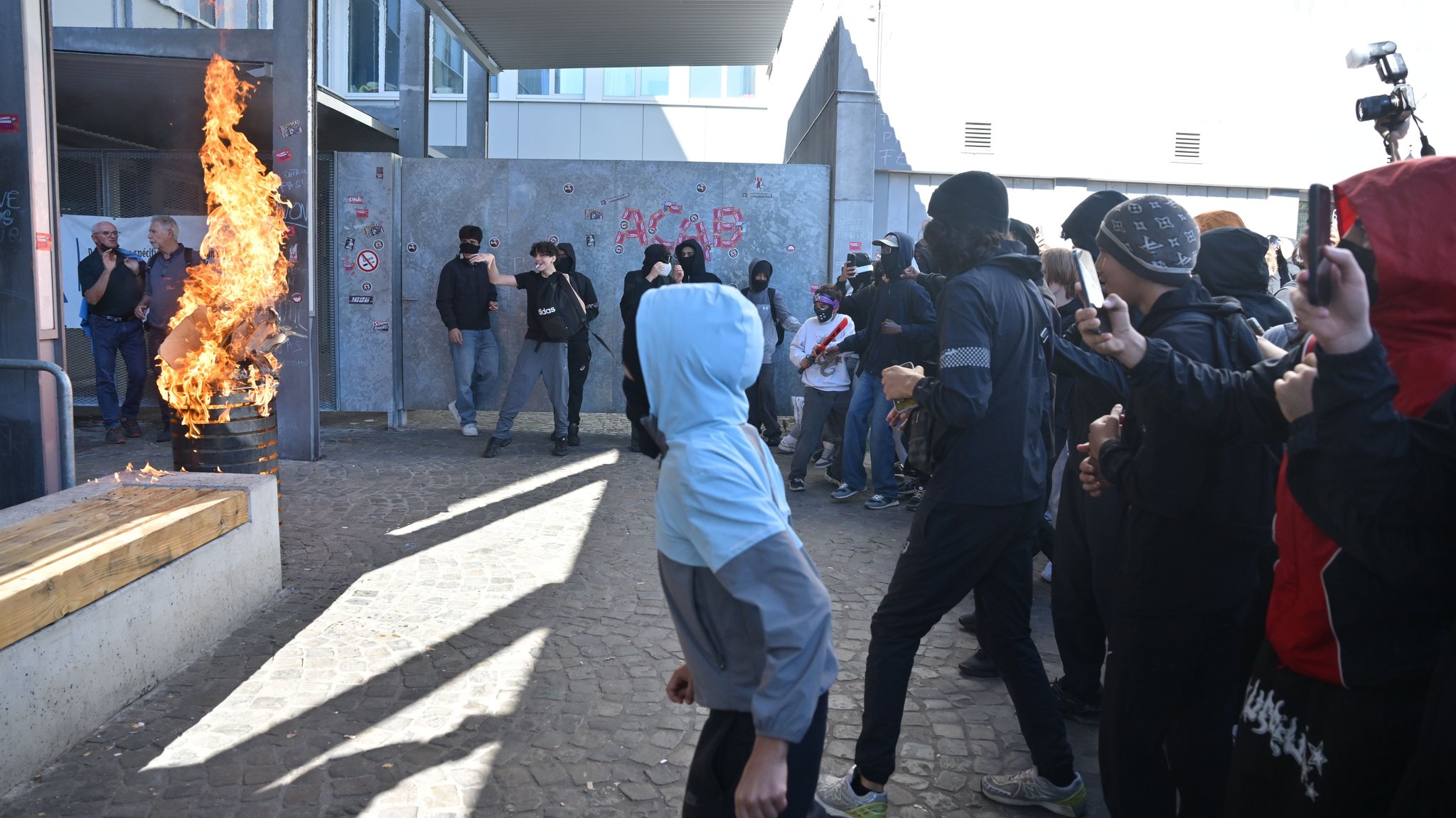 Schülerproteste eskalieren in Frankreich und Belgien