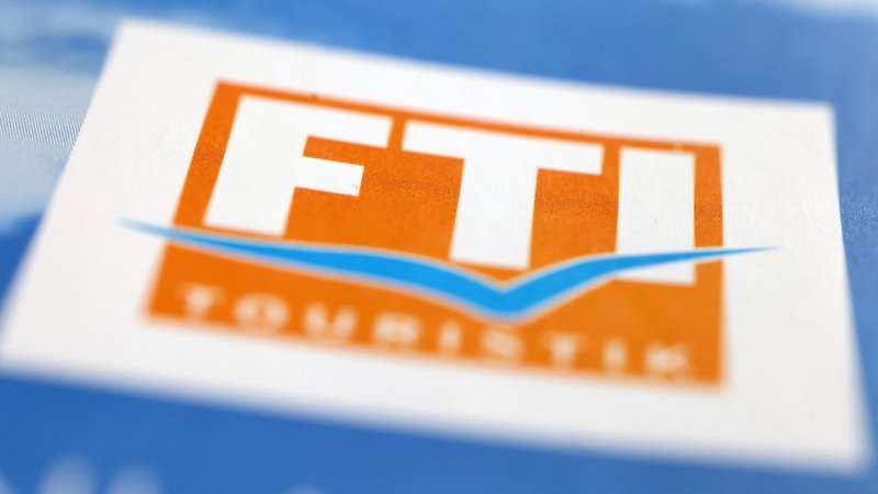 Reiseprospekt von FTI Touristik | Bild: picture alliance/Rene Traut Fotografie Reiseprospekt von FTI Touristik