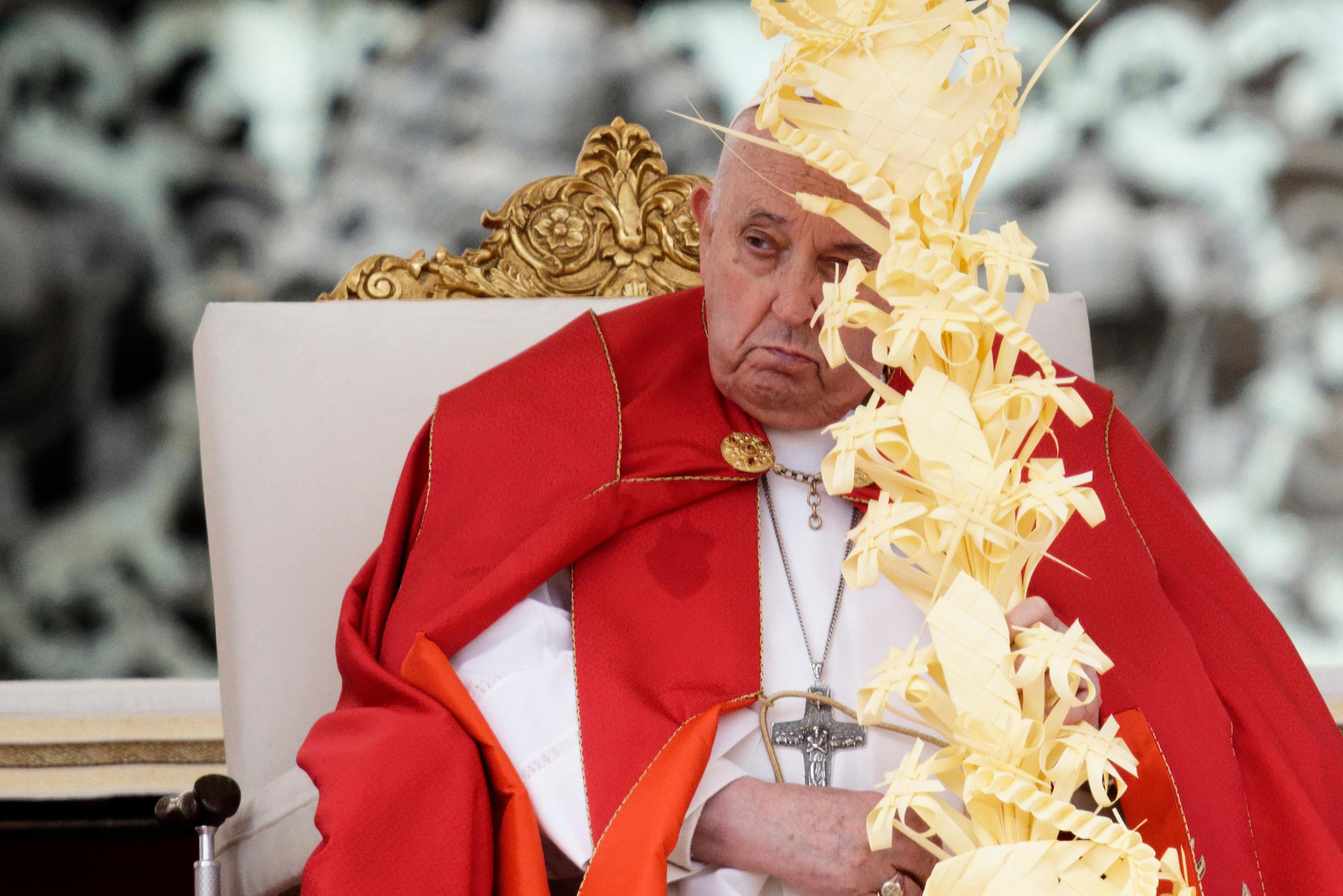 Der gesundheitlich angeschlagene Papst Franziskus am Palmsonntag in Rom