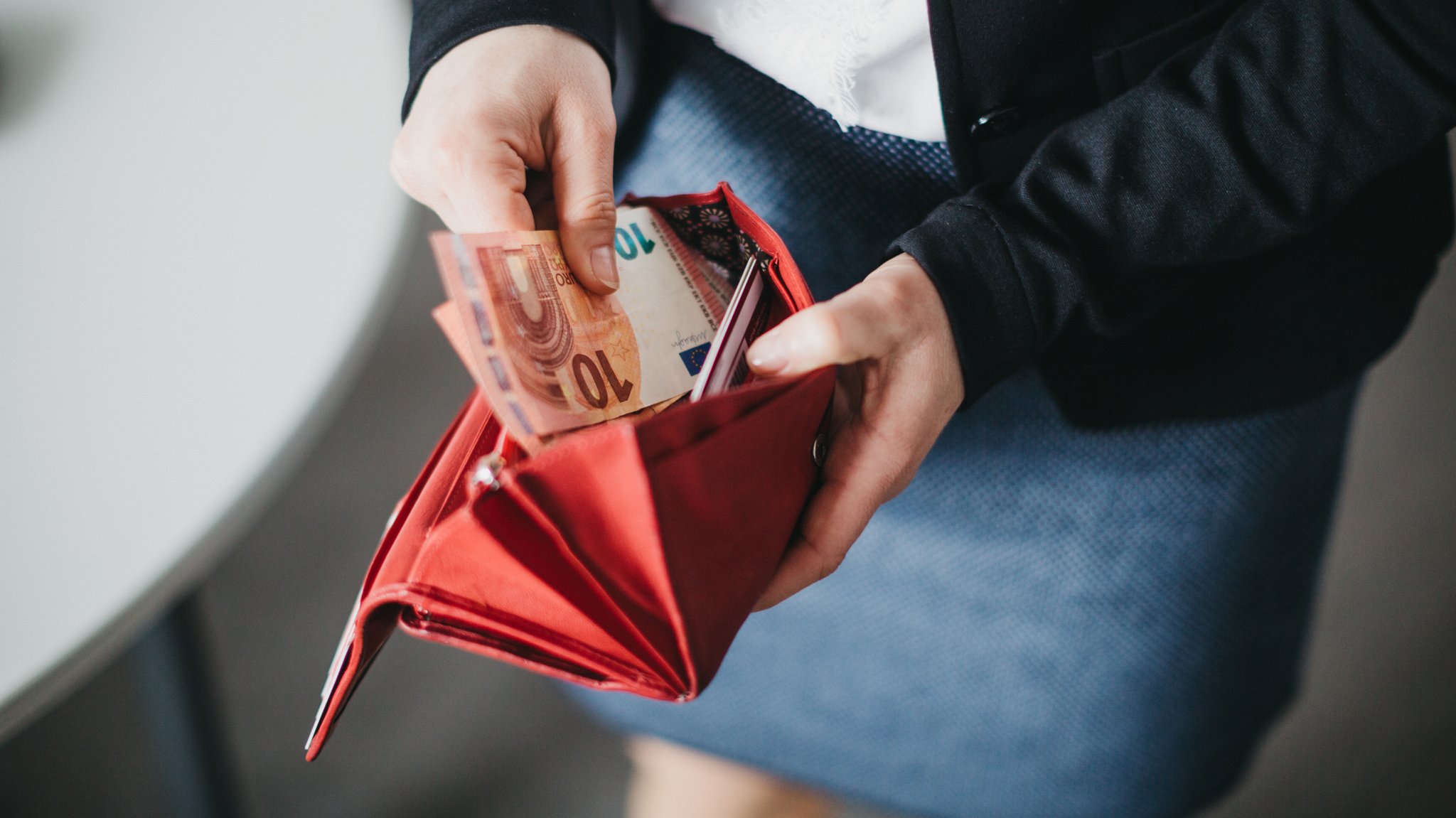 Trinkgeld zu Weihnachten: Wem gebe ich was?