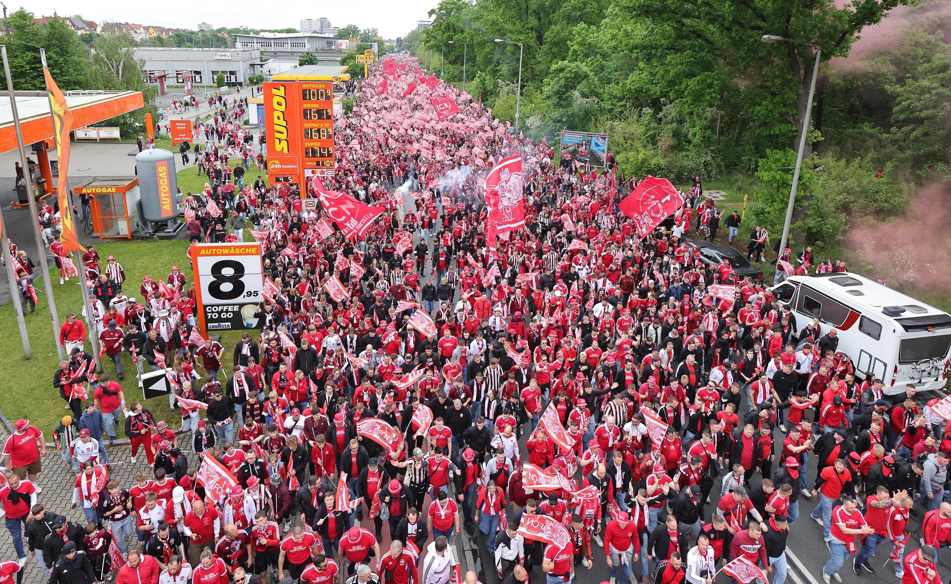 Fanmarsch zum 125. Geburtstag des 1. FC Nürnberg