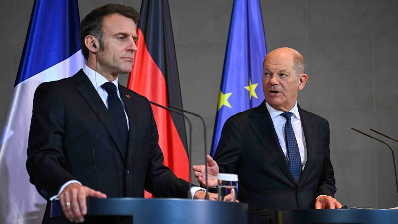 Frankreichs Präsident Macron (l.) und Kanzler Scholz | Bild: Reuters/Annegret Hilse Frankreichs Präsident Macron (l.) und Kanzler Scholz