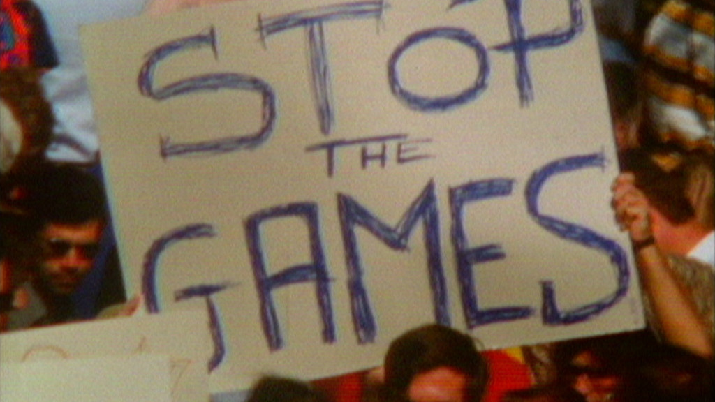 Proteste gegen die Fortführung der Olympischen Spiele nach dem Attentat