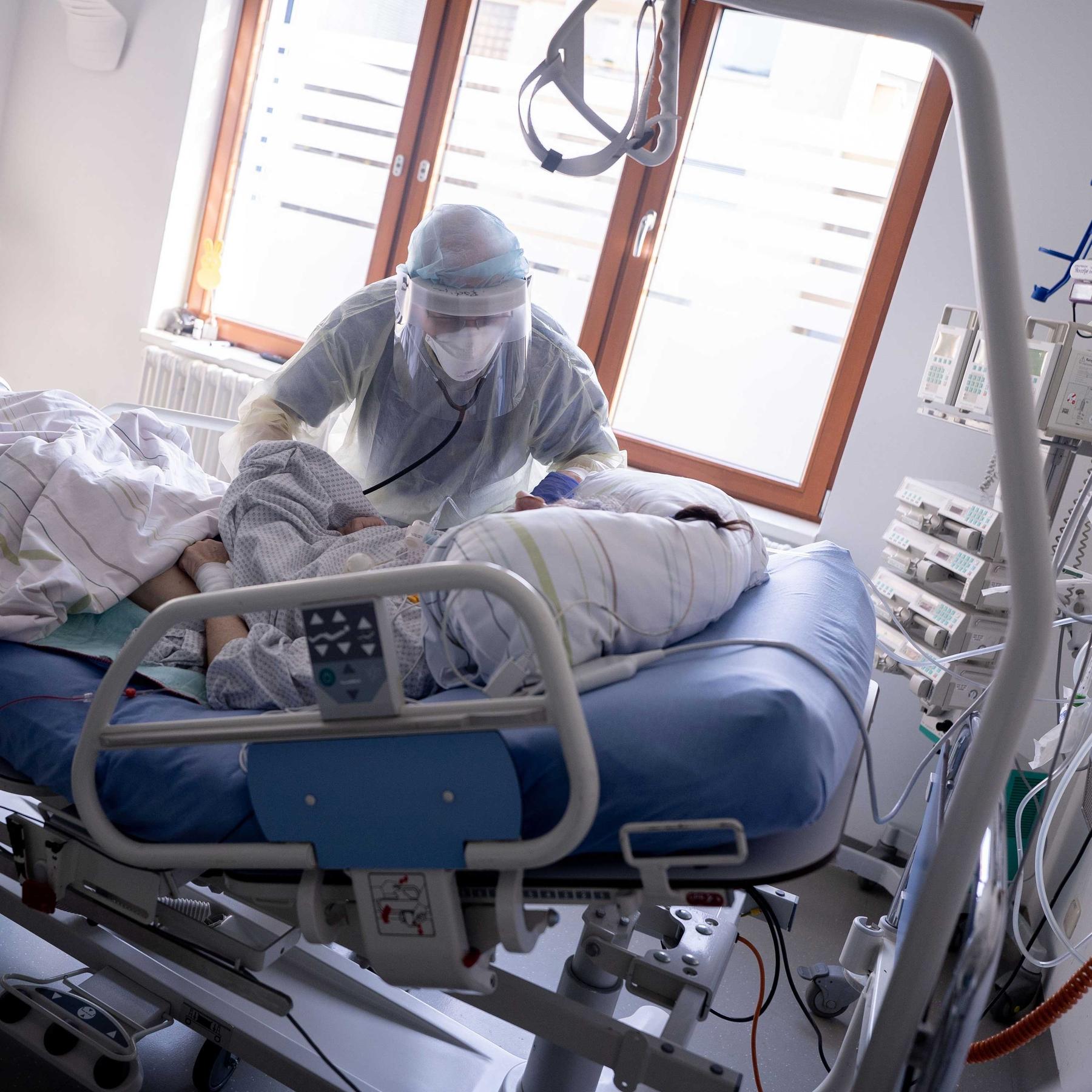 Inzidenz, R-Wert, Intensivpatienten - Welche Zahlen sind jetzt wichtig?