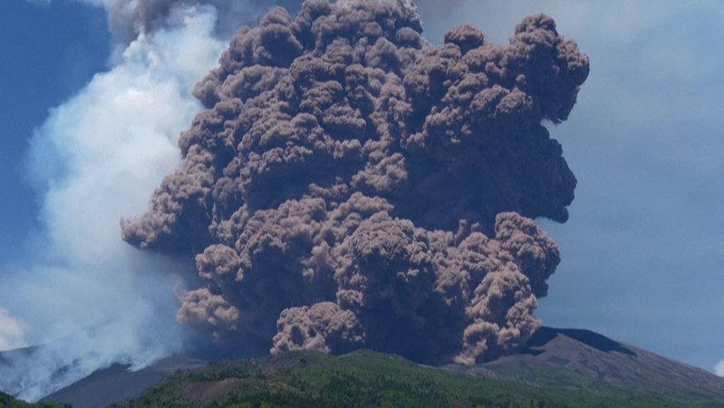 Bilder vom Vulkanausbruch | Bild: BR Bilder vom Vulkanausbruch