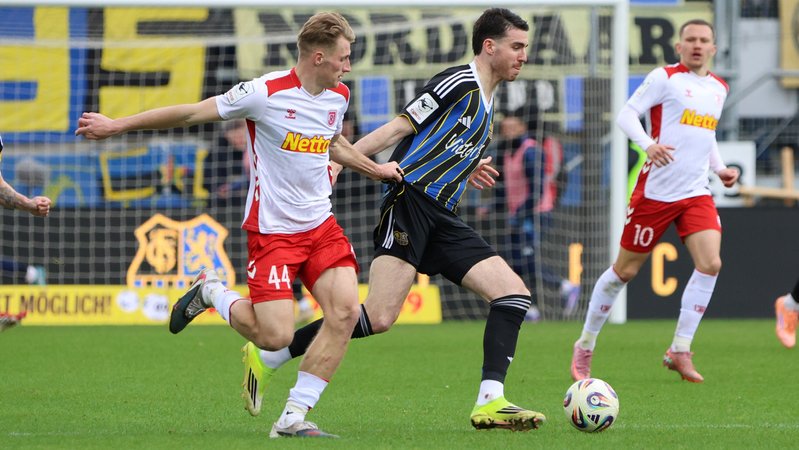 1. FC Saarbrücken - SSV Jahn Regensburg | Bild: picture-alliance/dpa 1. FC Saarbrücken - SSV Jahn Regensburg