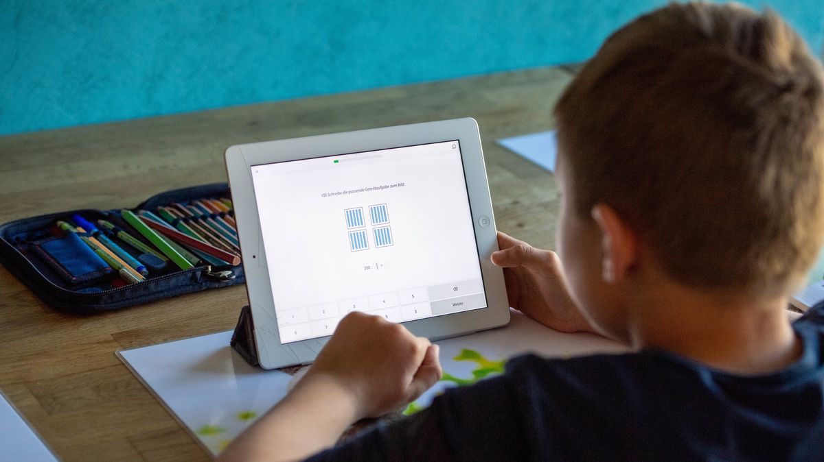 Laptops Tablets Wlan An Vielen Schulen Mangelware Br24