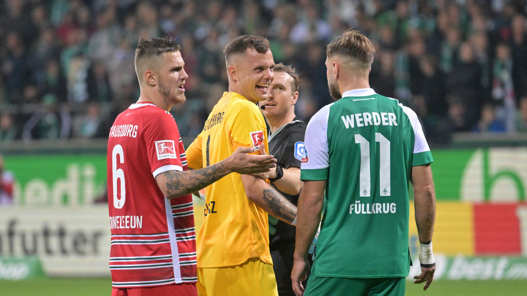 Hitziges Duell: Am Samstag trifft Augsburg Torwart Rafal Gikiewicz auf Werders Top-Torjäger Niclas Füllkrug