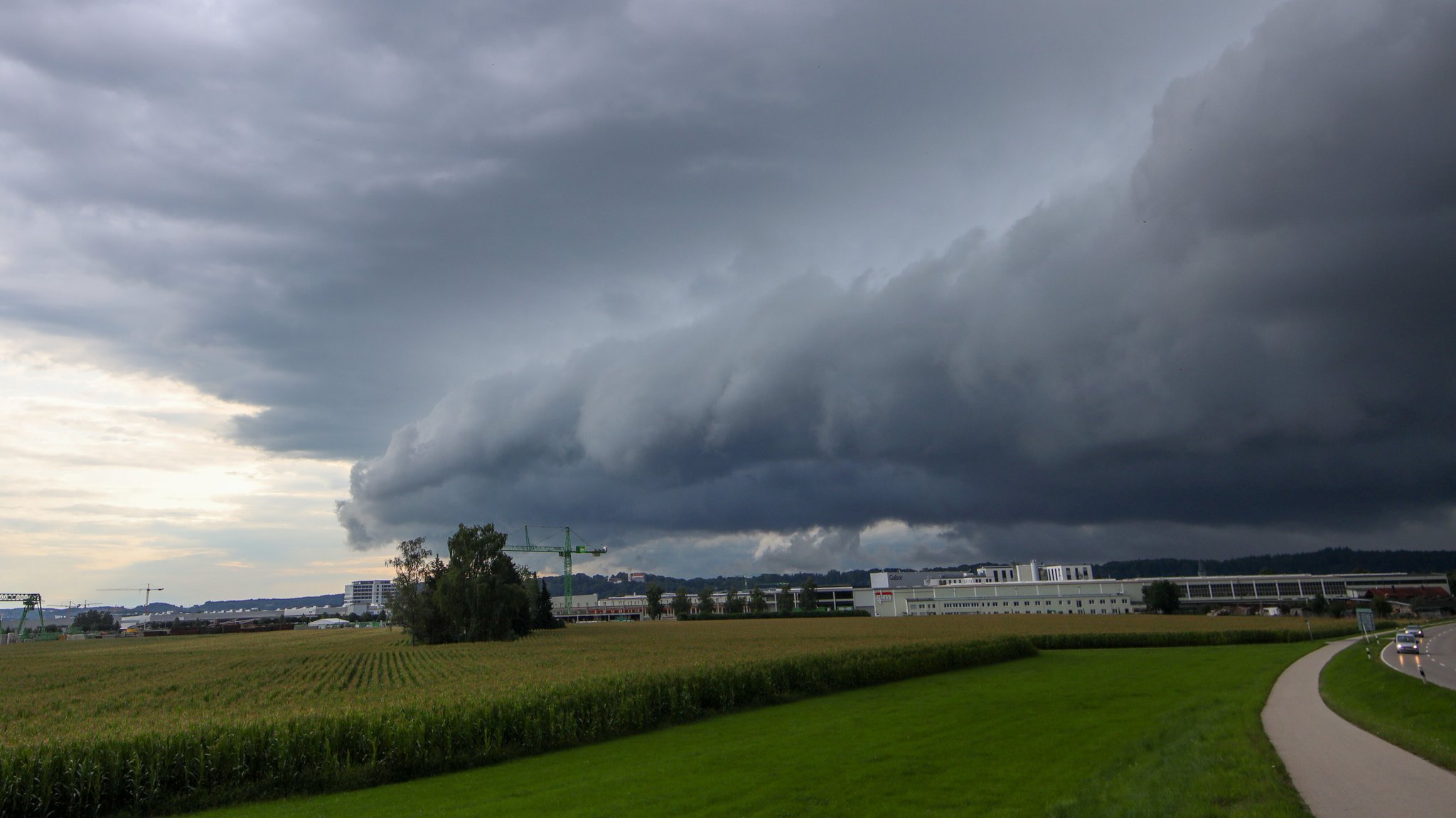 Eine Gewitterzelle im Unterallgäu. (Foto vom 05.08.2025)