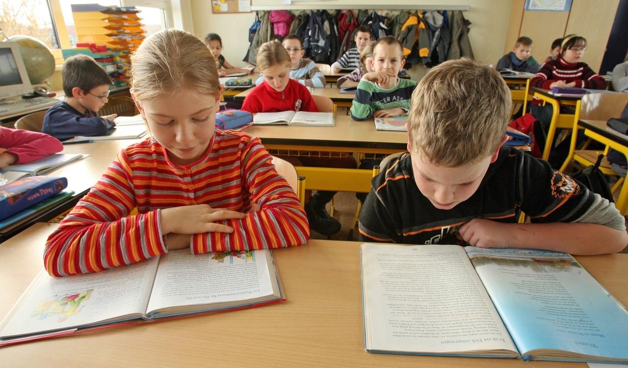Nach Ergebnissen der IGLU-Studie lesen Viertklässler in Deutschland nicht häufig genug.