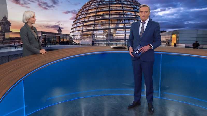 Im Video: Politikwissenschaftlerin Münch zum SPD-Wahlkampfauftakt | Bild: BR Im Video: Politikwissenschaftlerin Münch zum SPD-Wahlkampfauftakt