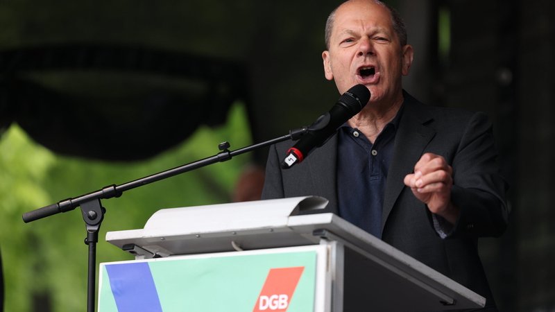 Olaf Scholz (SPD) bei der 1. Mai-Kundgebung des Deutschen Gewerkschaftsbunds zum Tag der Arbeit.