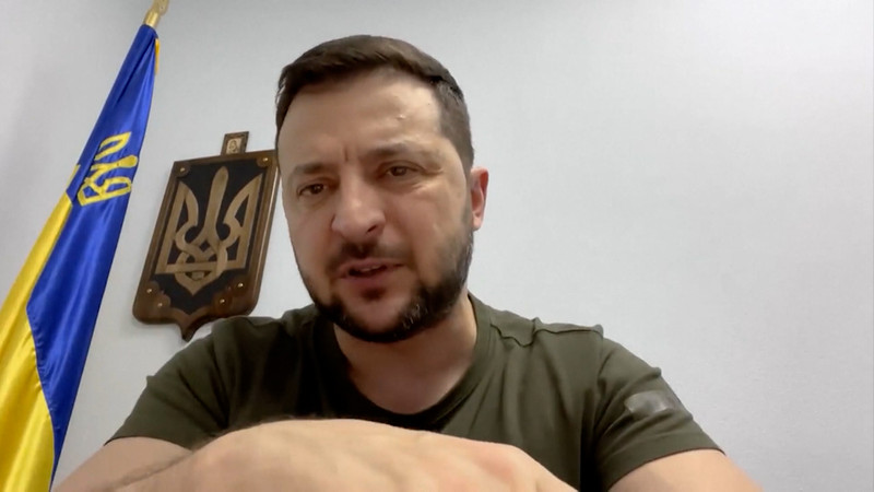 Der ukrainische Präsident Wolodymyr Selenskyj in seiner täglichen Videobotschaft. | Bild: BR Der ukrainische Präsident Wolodymyr Selenskyj in seiner täglichen Videobotschaft.