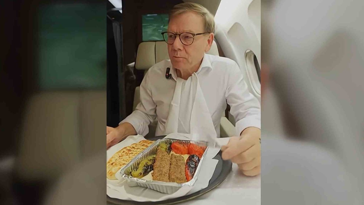 Döner im Regierungsflieger: Die Bundesregierung auf Social Media