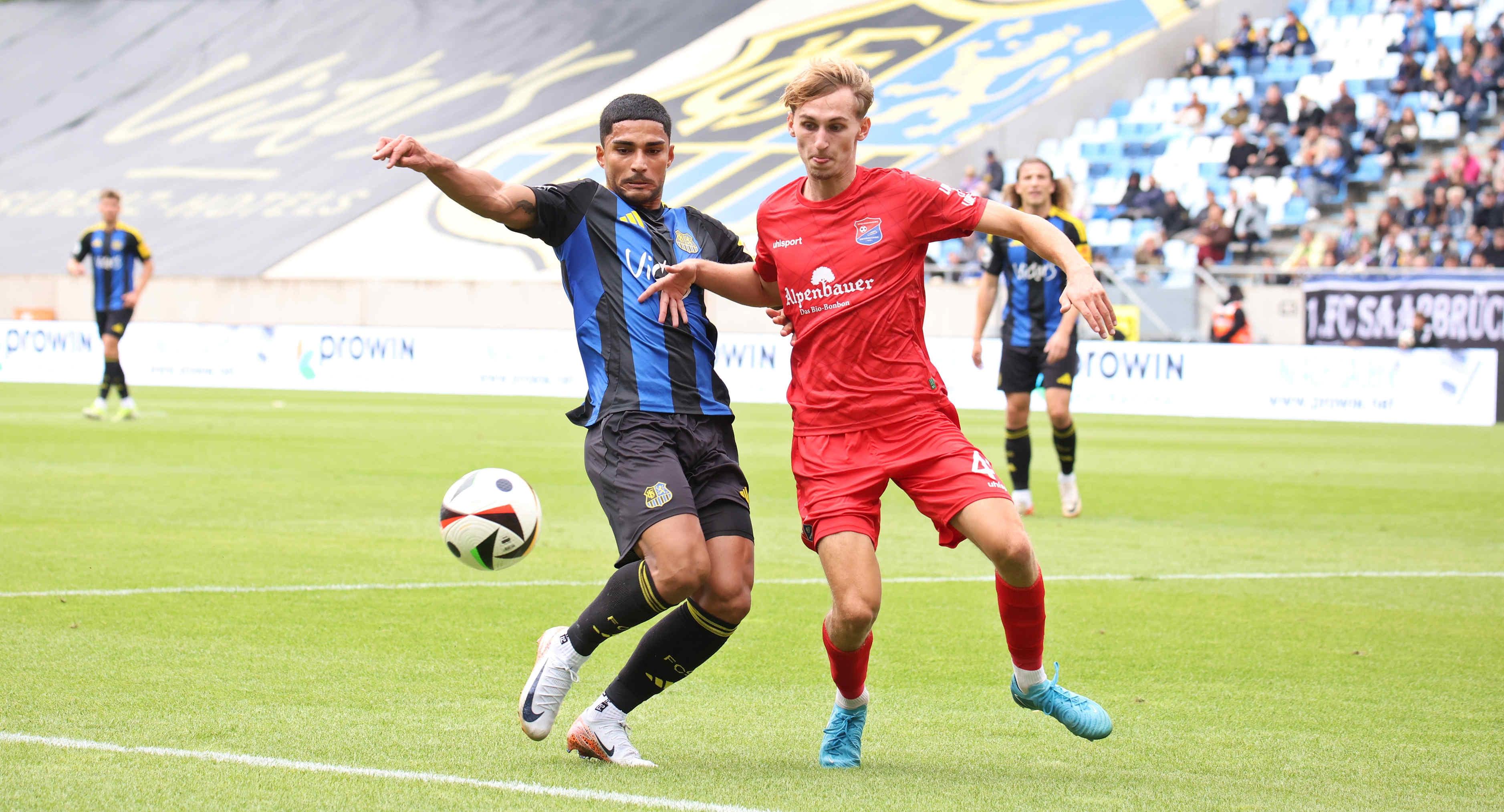 Spielszene 1. FC Saarbrücken - SpVgg Unterhaching