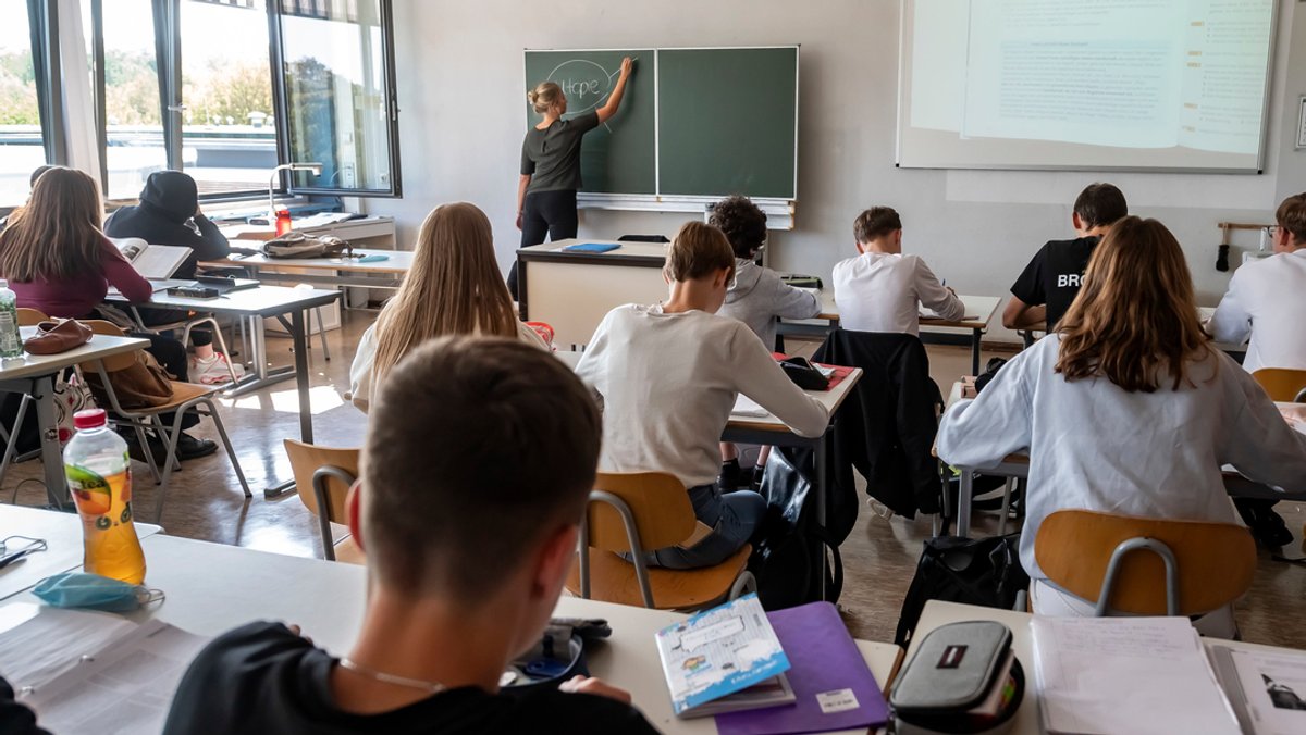 3.000 Euro Prämie: Lehrermangel in Franken besonders groß