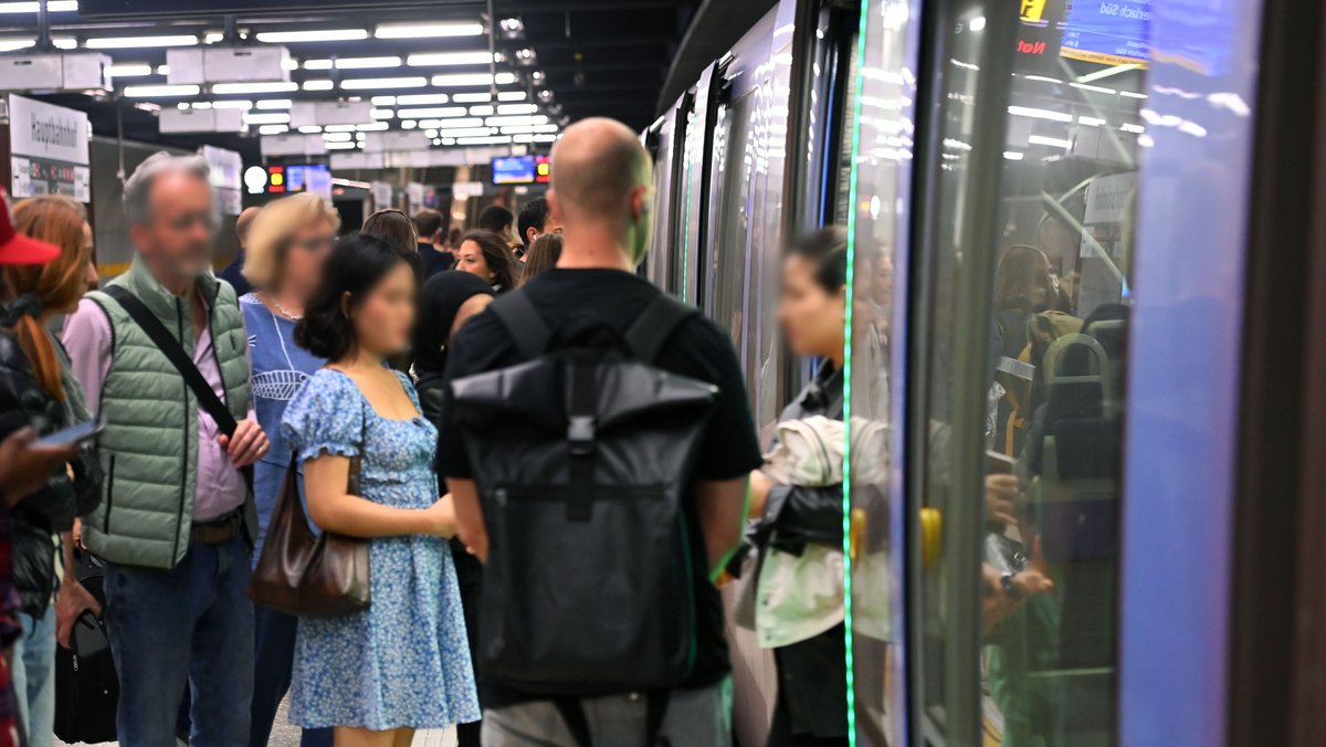 Sexuell bedrängt im ÖPNV: Jede vierte junge Münchnerin betroffen