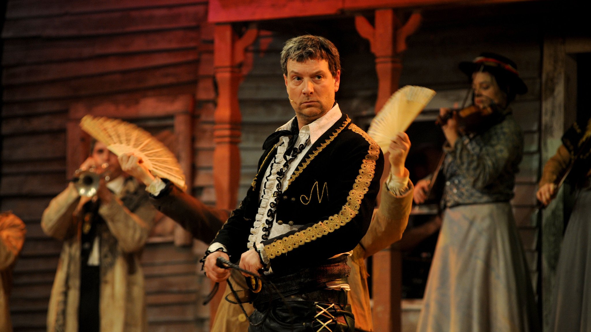 Darsteller Stefan Zinner (Markus Söder) während des Singspiels bei der Starkbierprobe auf dem Münchner Nockherberg.