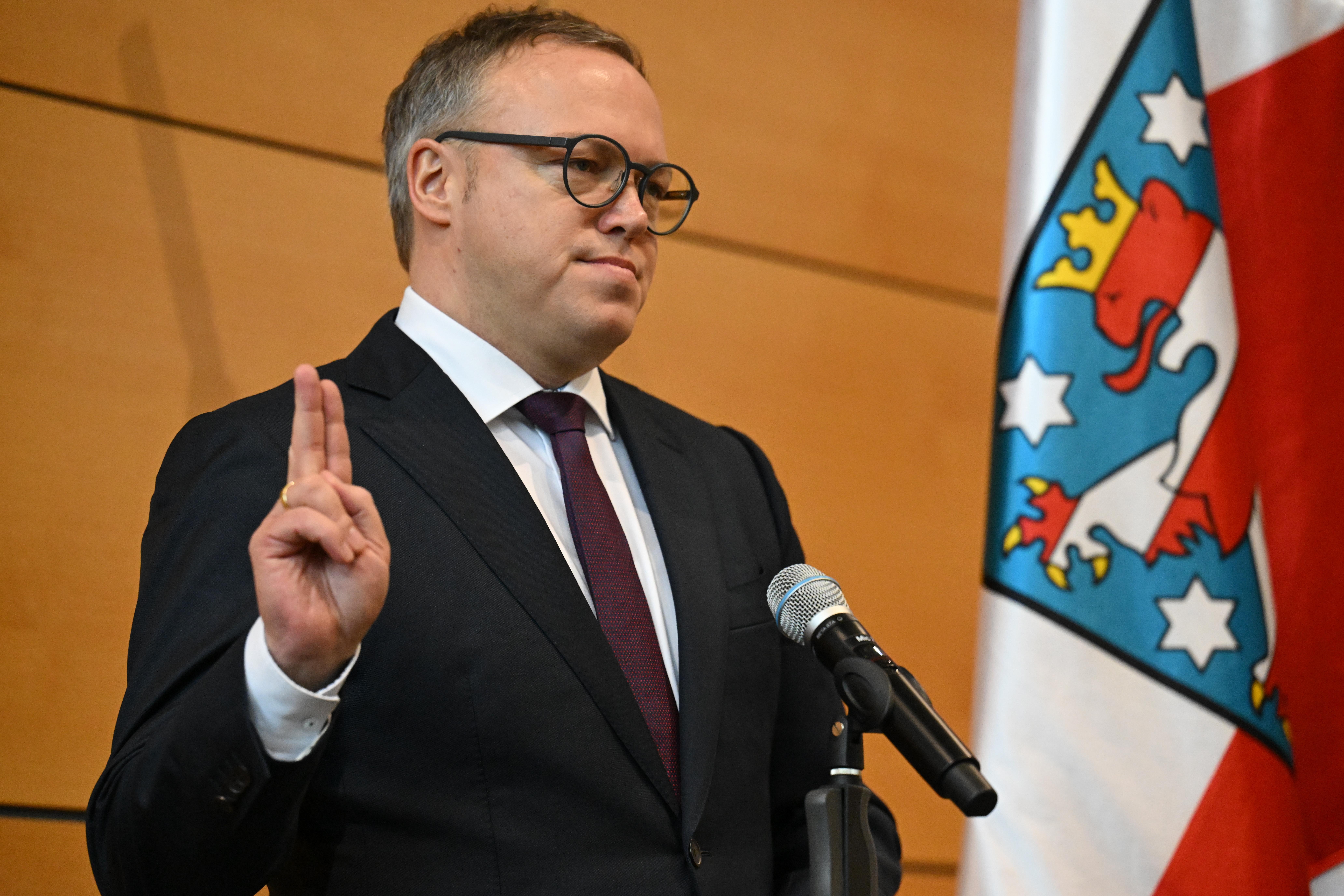 CDU-Politiker Mario Voigt bei seiner Vereidigung zum neuen Ministerpräsidenten von Thüringen.