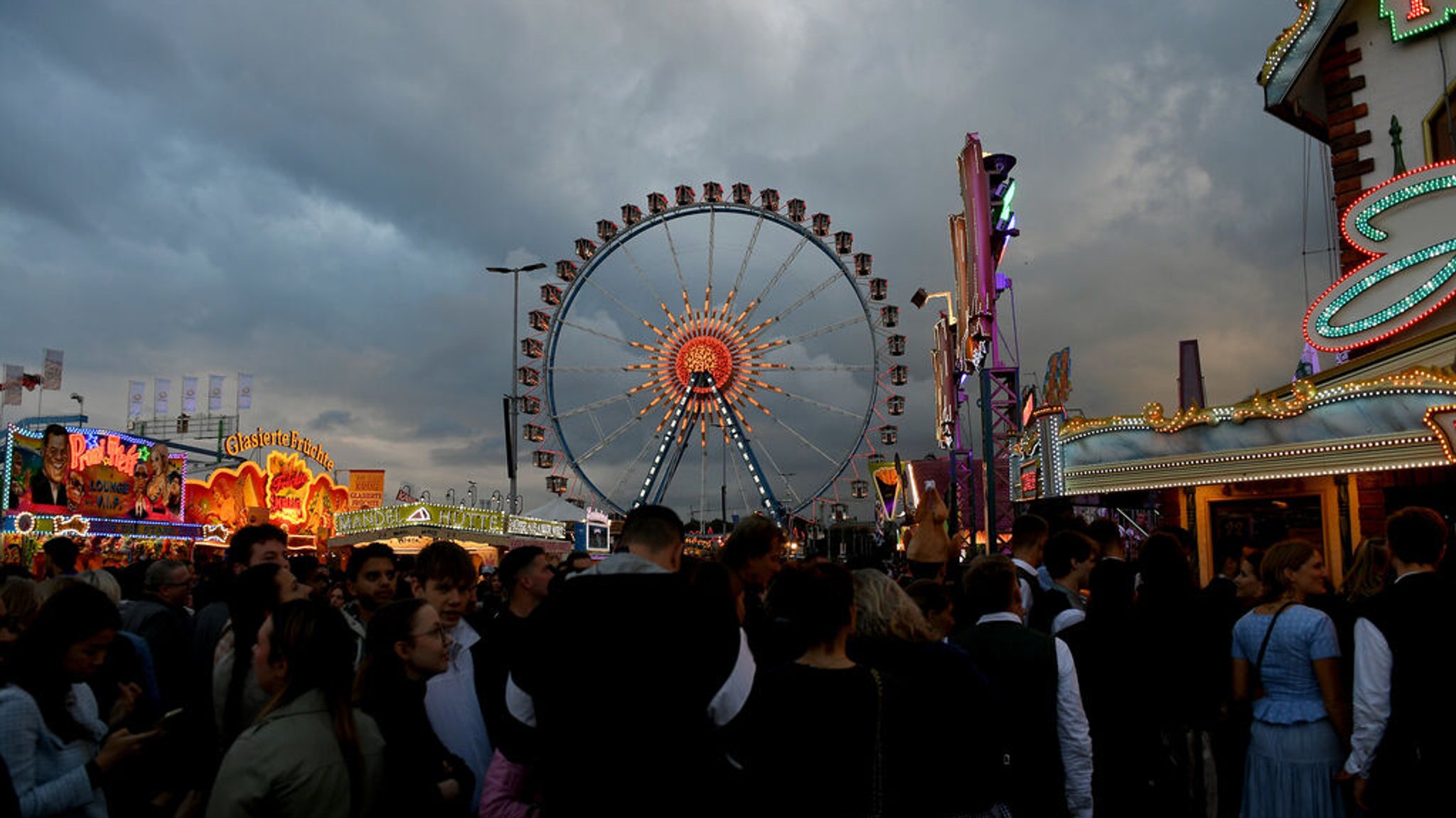 Wiesn-Endspurt: Volle Zelte und regnerisches Finale 
