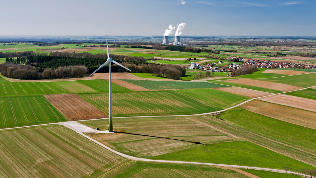 Ein Windrad in Bayern