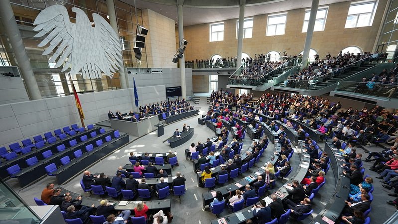 Konstituierende Sitzung des neuen Bundestags. | Bild: dpa-Bildfunk/Michael Kappeler Konstituierende Sitzung des neuen Bundestags.