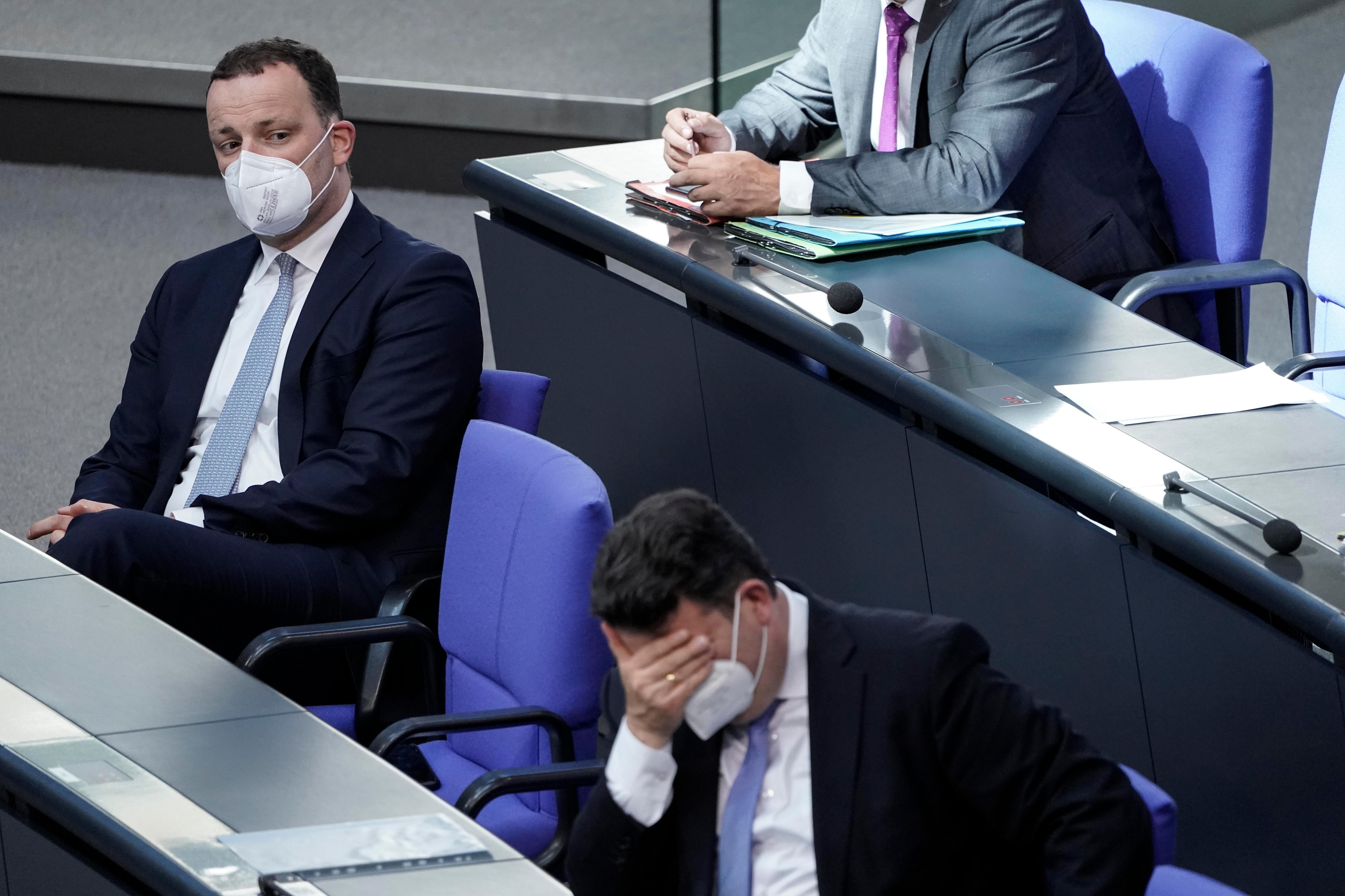 Maskenstreit: Schlagabtausch Zwischen Union Und SPD Im Bundestag | BR24