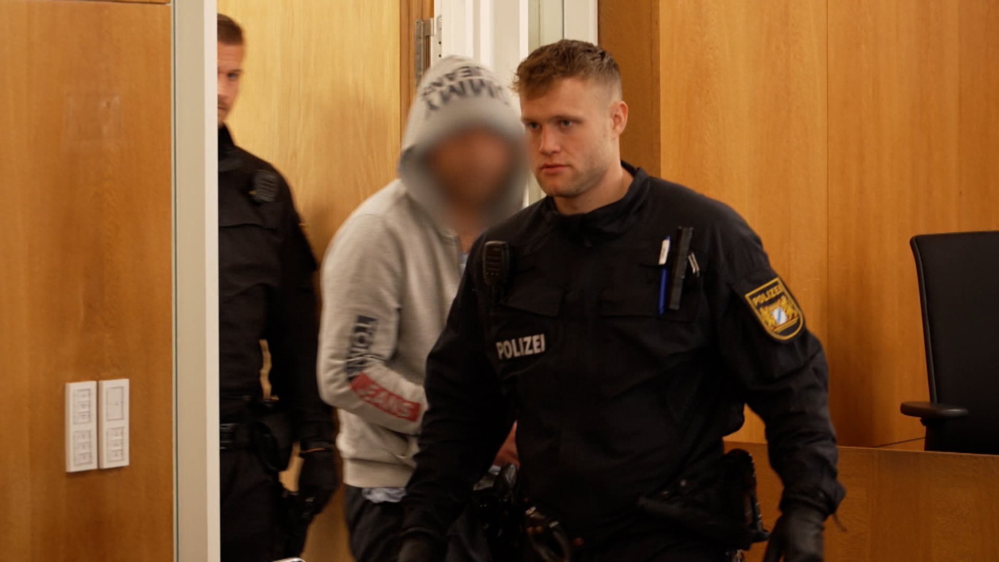 Zweiter Prozesstag in Aschaffenburg | Bild: Bayerischer Rundfunk 2025 Zweiter Prozesstag in Aschaffenburg