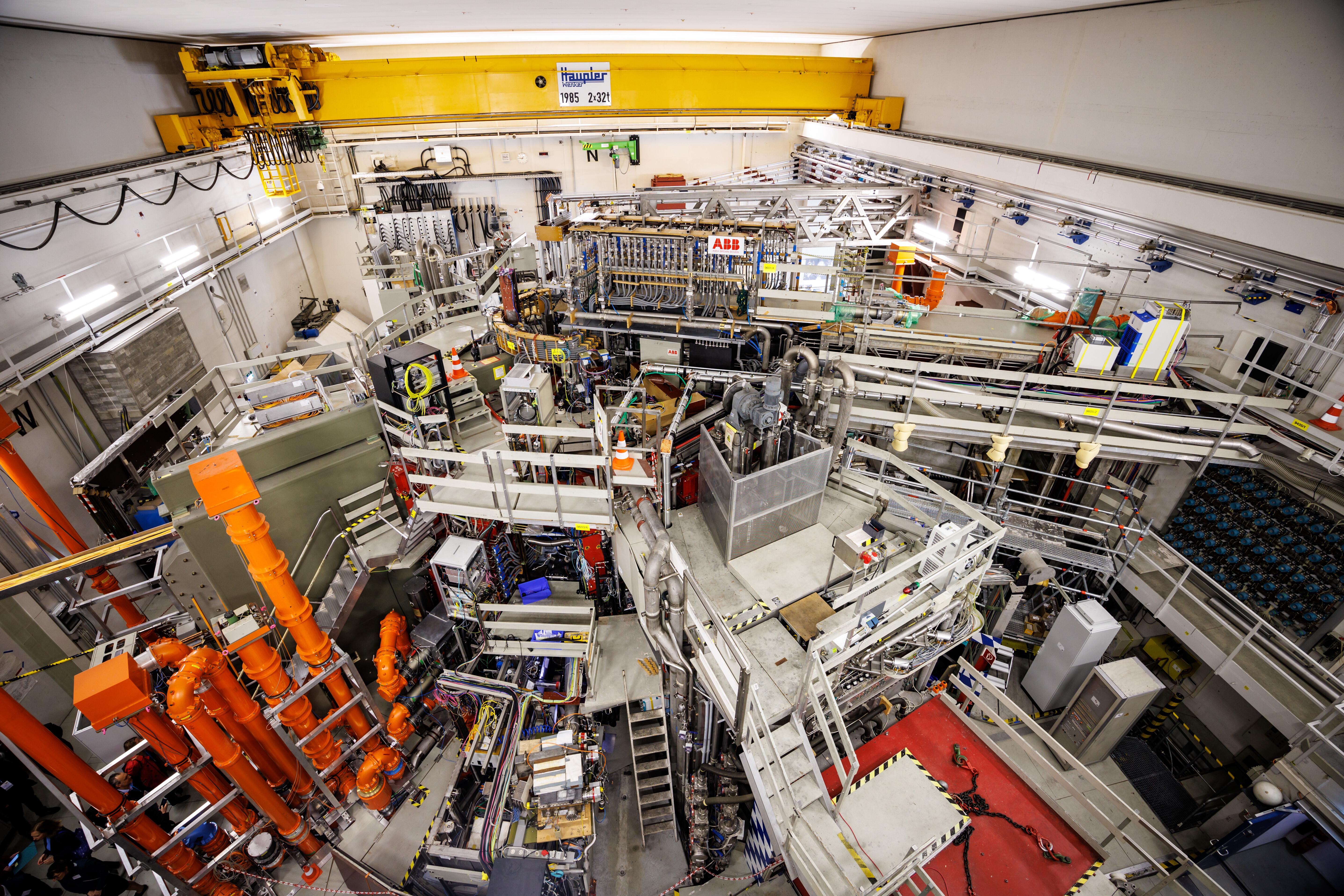 (Archivbild): Die Forschungsanlage ASDEX Upgrade am Max-Planck-Institut für Plasmaphysik (IPP) in Garching bei München. 