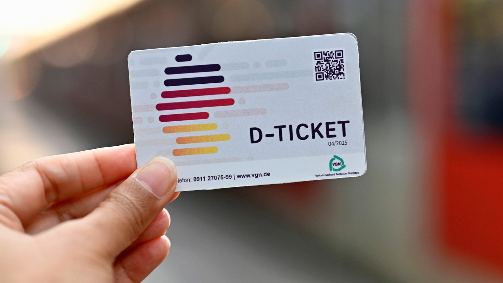 Elf Millionen Menschen haben bereits das Ticket für 49 Euro, das im ganzen Nahverkehr gilt, im Abo - ein großer Erfolg. 