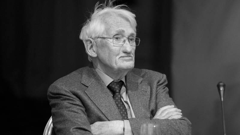 (Archivbild) Der Philosoph 2014 bei einem Auftritt in Potsdam | Bild: Caro Bleicker/Picture Alliance (Archivbild) Der Philosoph 2014 bei einem Auftritt in Potsdam