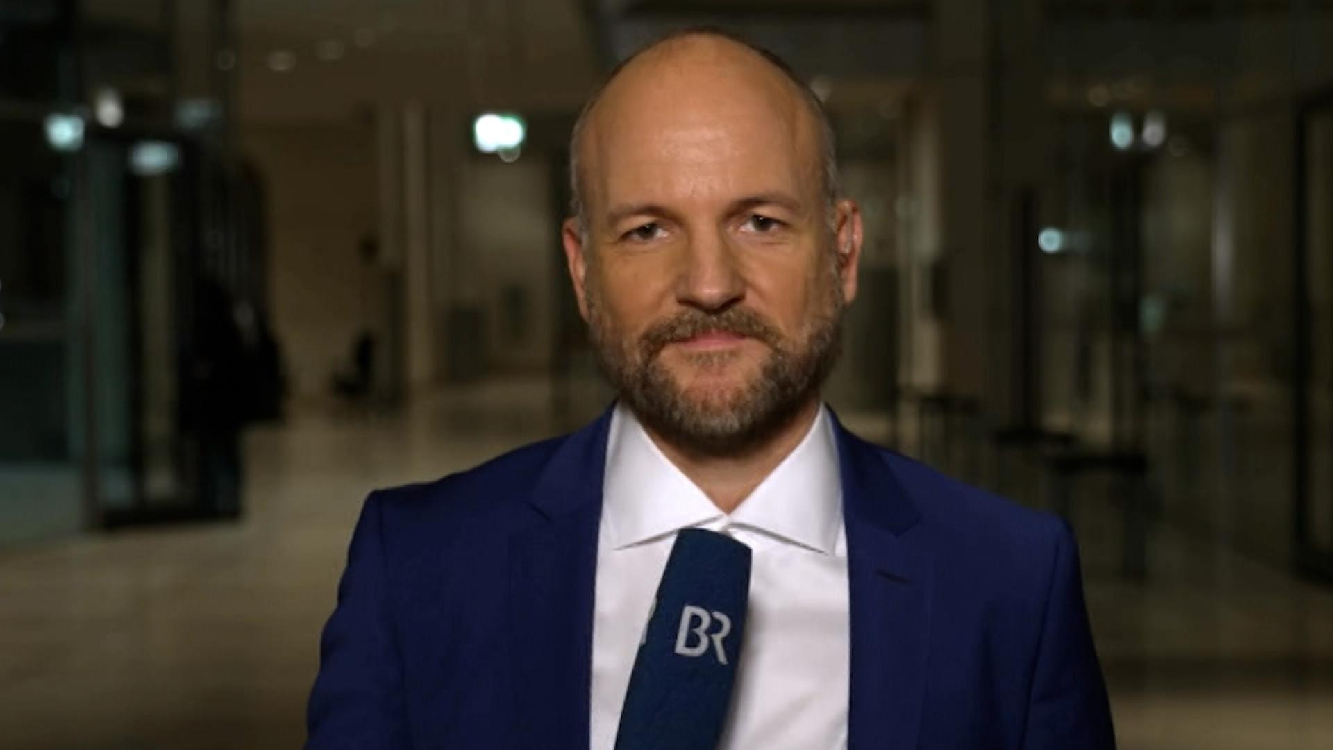 BR-Reporter Jan Zimmermann aus Berlin im Interview zur Haushaltsdebatte.