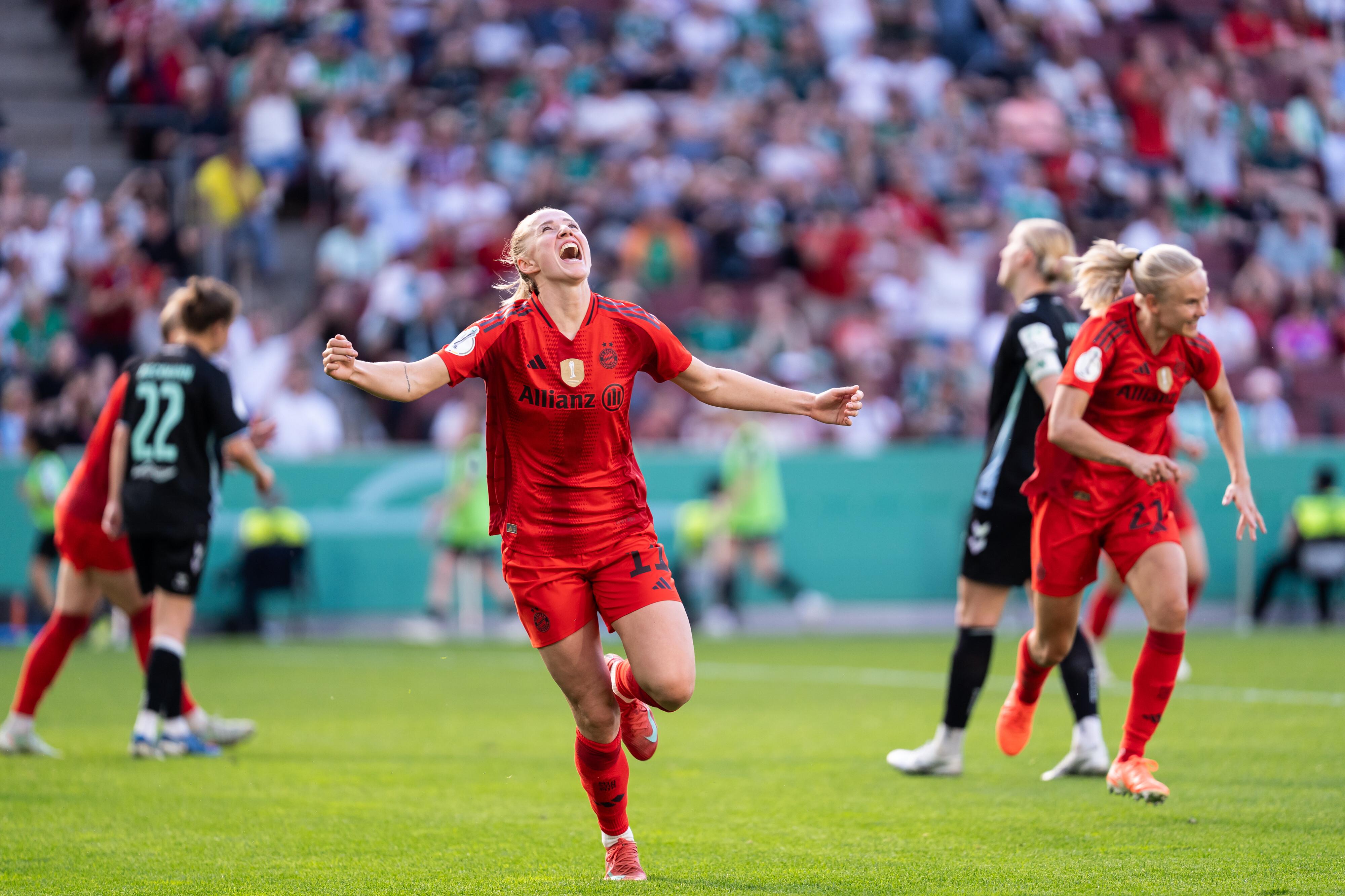 Lea Schüller jubelt 