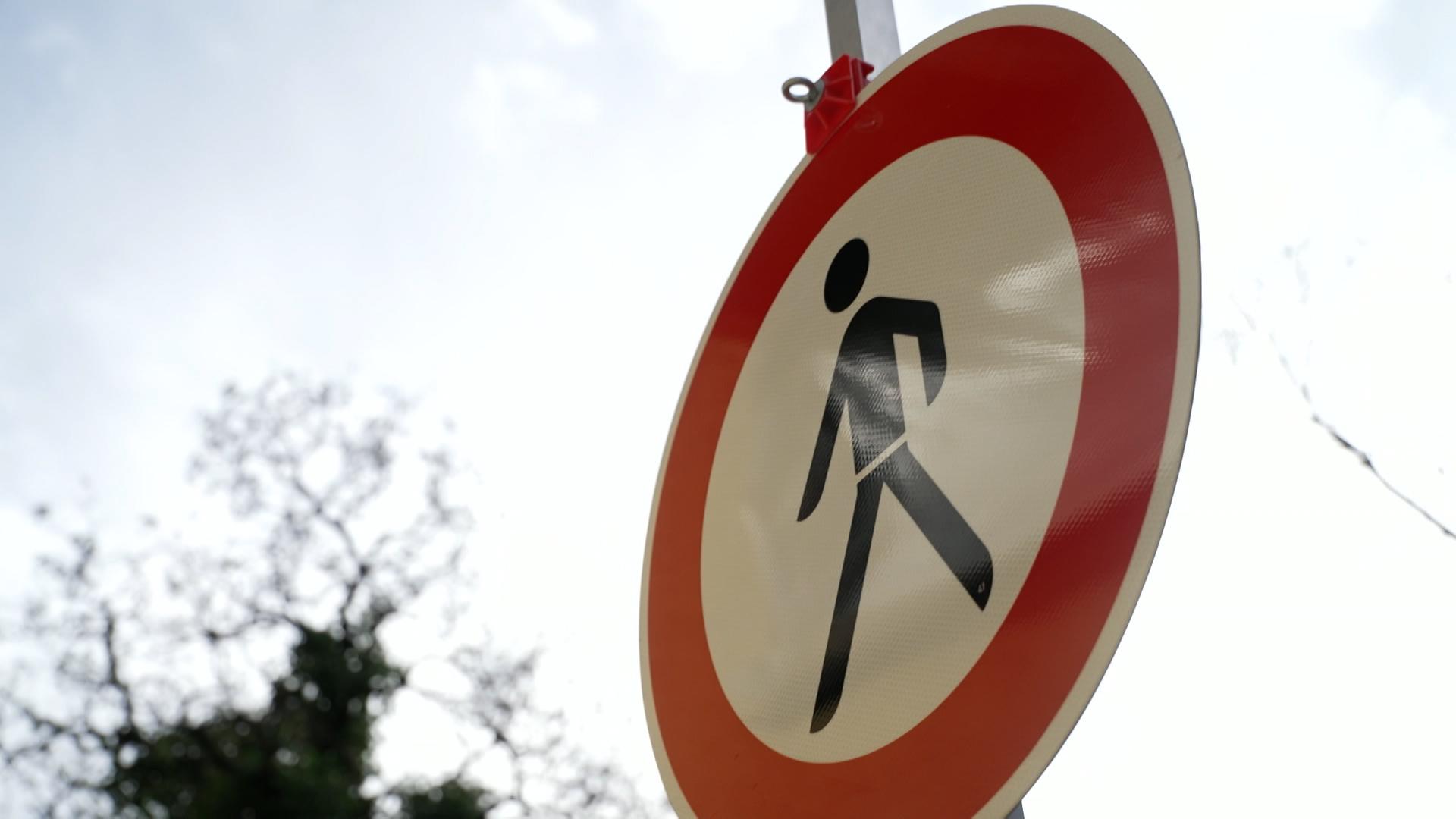 Fußgänger-Verbotsschild