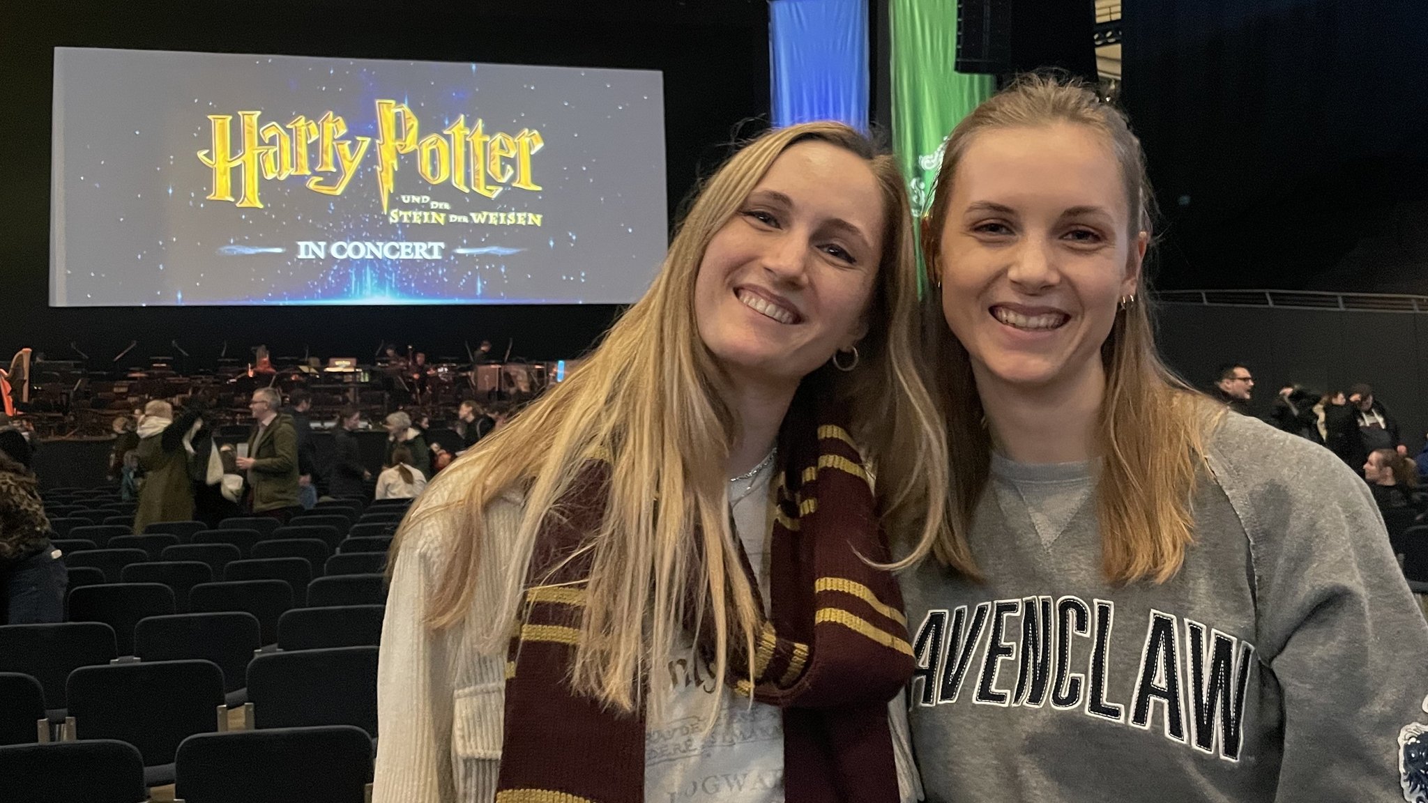 Fans bei "Harry Potter in Concert" in der Münchner Olympiahalle