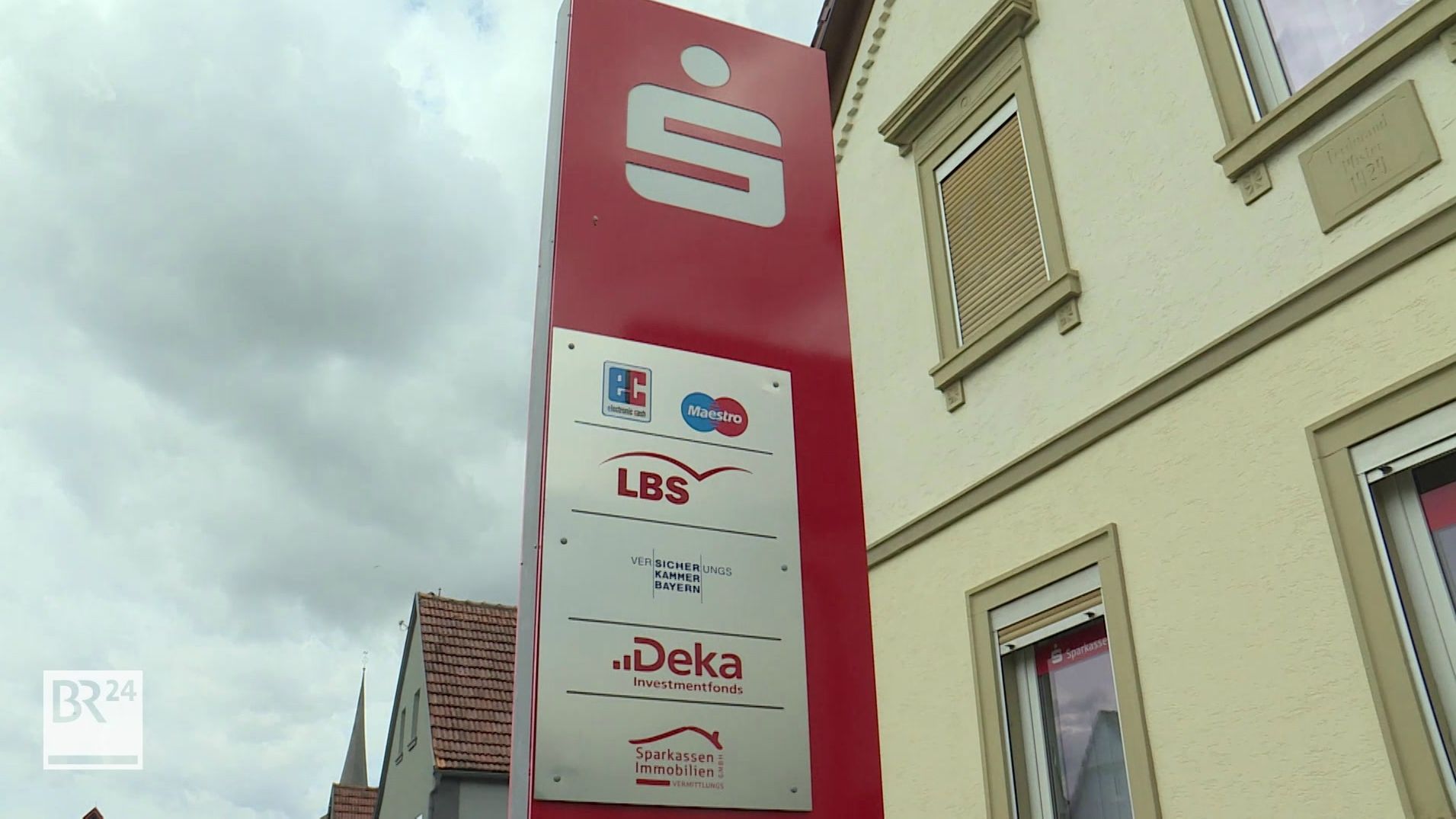 Sparkasse Schweinfurt Hassberge Will 14 Filialen Schliessen Br24