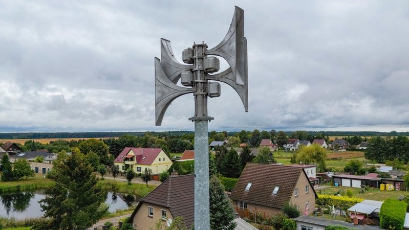 Immer im März gibt es einen Probealarm in Bayern. Im September folgt der bundesweite Warntag. Das Ziel: Für Warnsysteme sensibilisieren. | Bild: dpa-Bildfunk/Patrick Pleul Immer im März gibt es einen Probealarm in Bayern. Im September folgt der bundesweite Warntag. Das Ziel: Für Warnsysteme sensibilisieren.