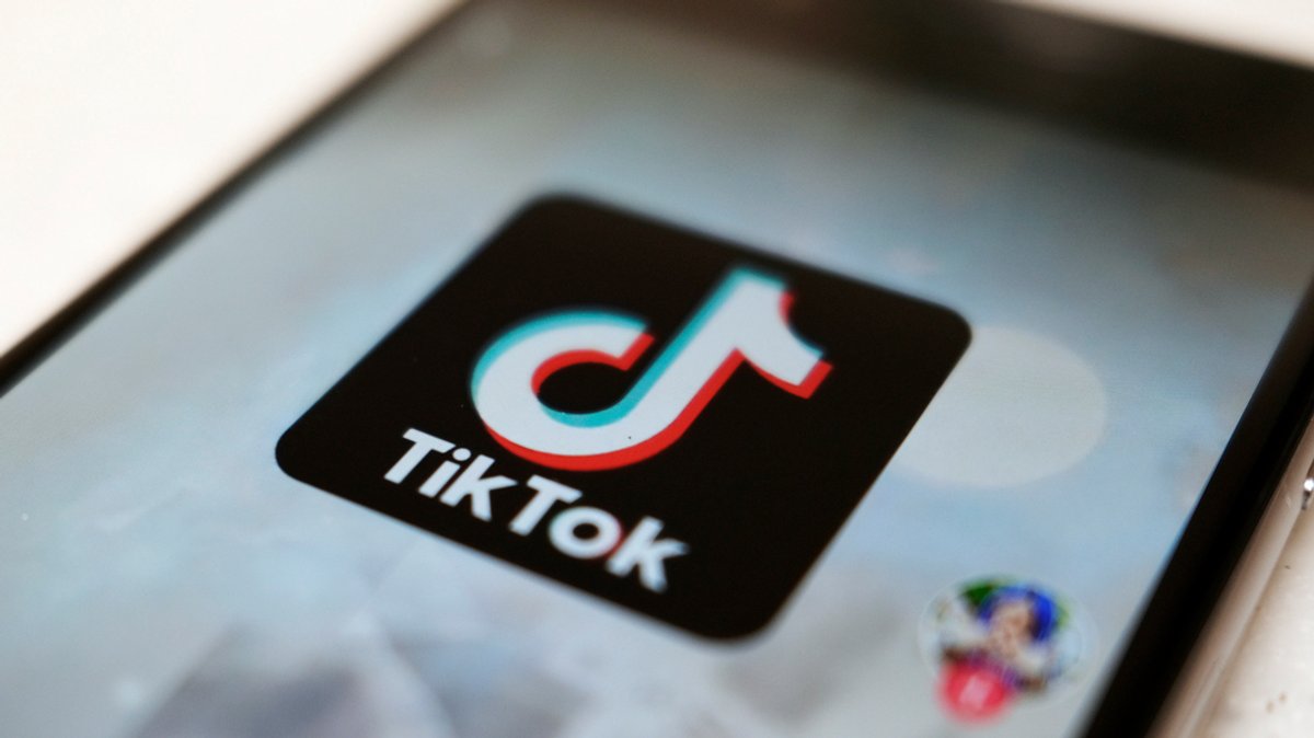 TikTok-Logo auf Smartphone