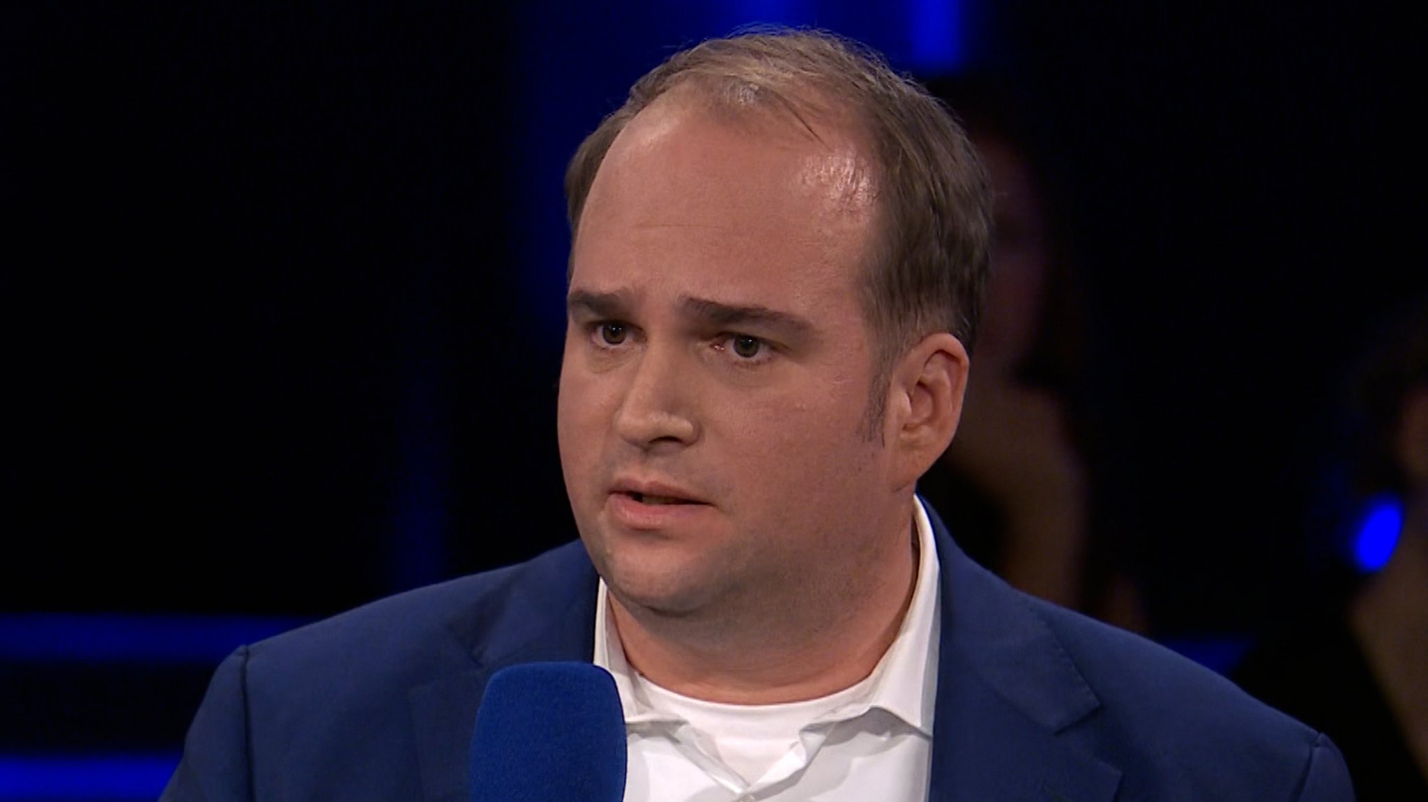 Sebastian Roloff in der "jetzt red i"-Arena | Bild: Bayerischer Rundfunk Sebastian Roloff in der "jetzt red i"-Arena