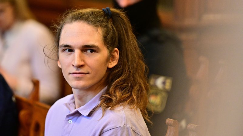 Maja T. im Gerichtssaal | Bild: pa/dpa/Marton Monus Maja T. im Gerichtssaal