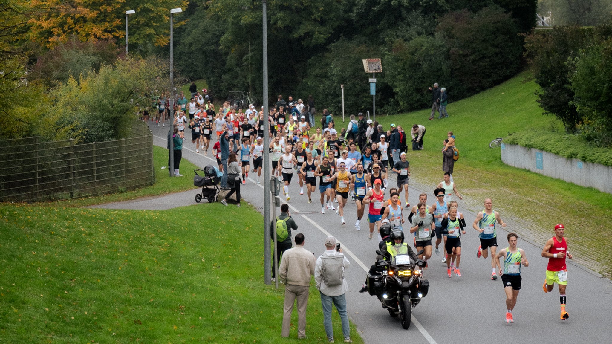 Rund 40.000 Läuferinnen und Läufer werden am Sonntag in den verschiedenen Wettbewerben erwartet. (München Marathon 2025) | Bild: Marathon München Rund 40.000 Läuferinnen und Läufer werden am Sonntag in den verschiedenen Wettbewerben erwartet. (München Marathon 2025)