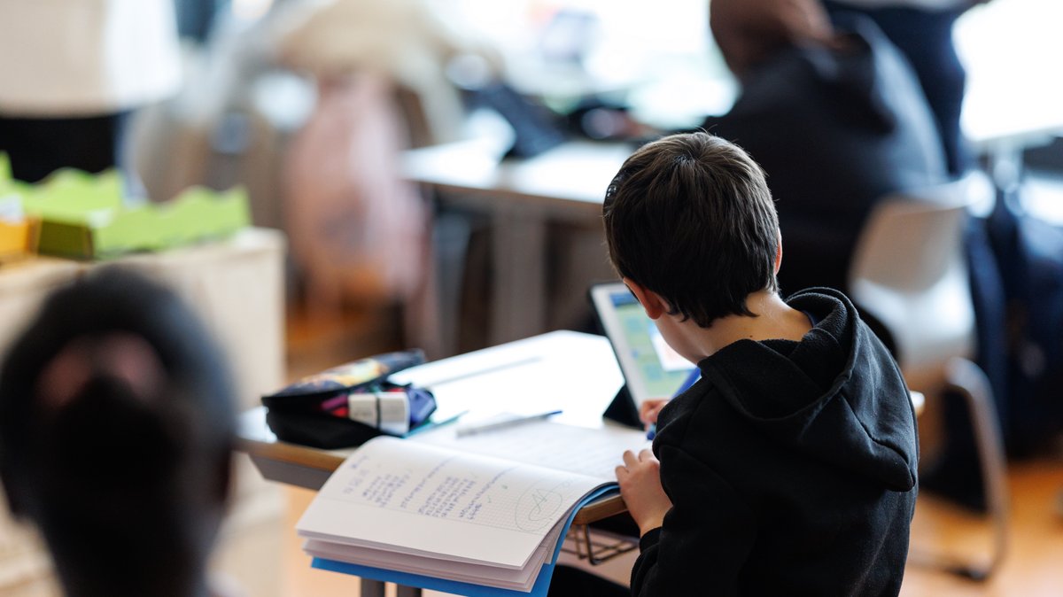 Unterrichtsversorgung an Schulen: Lehrerverbände schlagen Alarm 